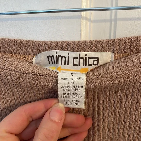 Off the shoulder top - Picture 2 of 3